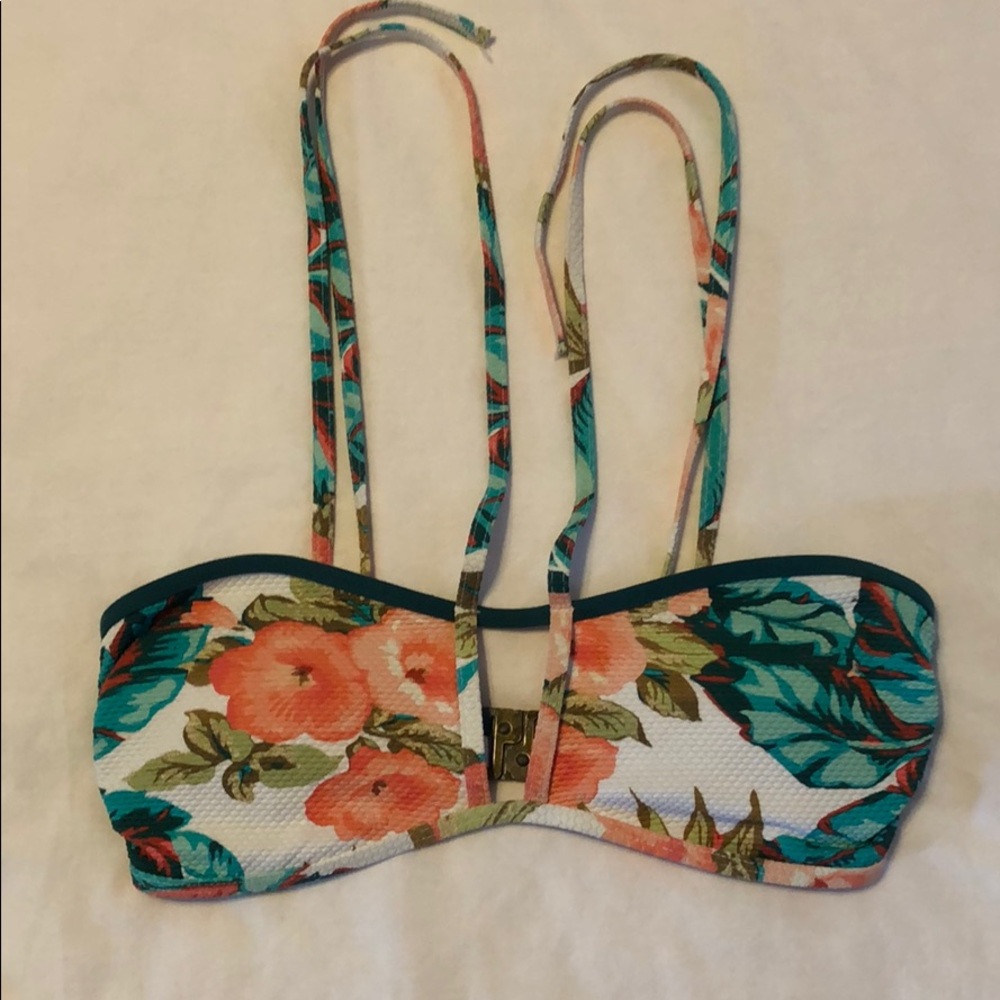 O'Neill x Natalie Off Duty Viva bikini top